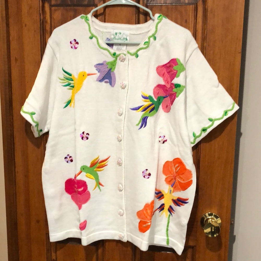 Hummingbirds short sleeve white cardigan